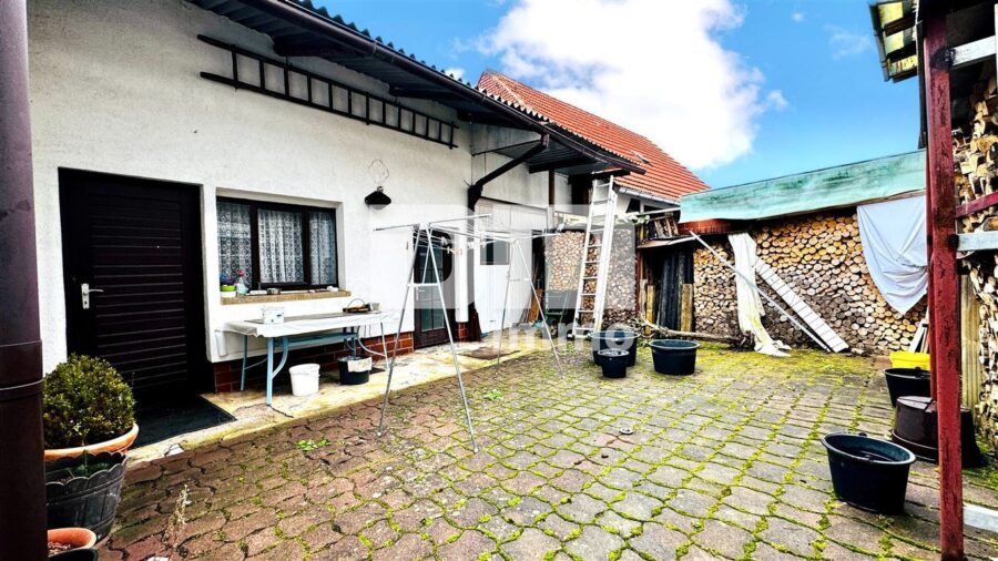 (R)eserviert!Zwei Doppelhaushälften zum Paketpreis mit Nebengebäude und Innenhof - Innenhof / Nebengebäude